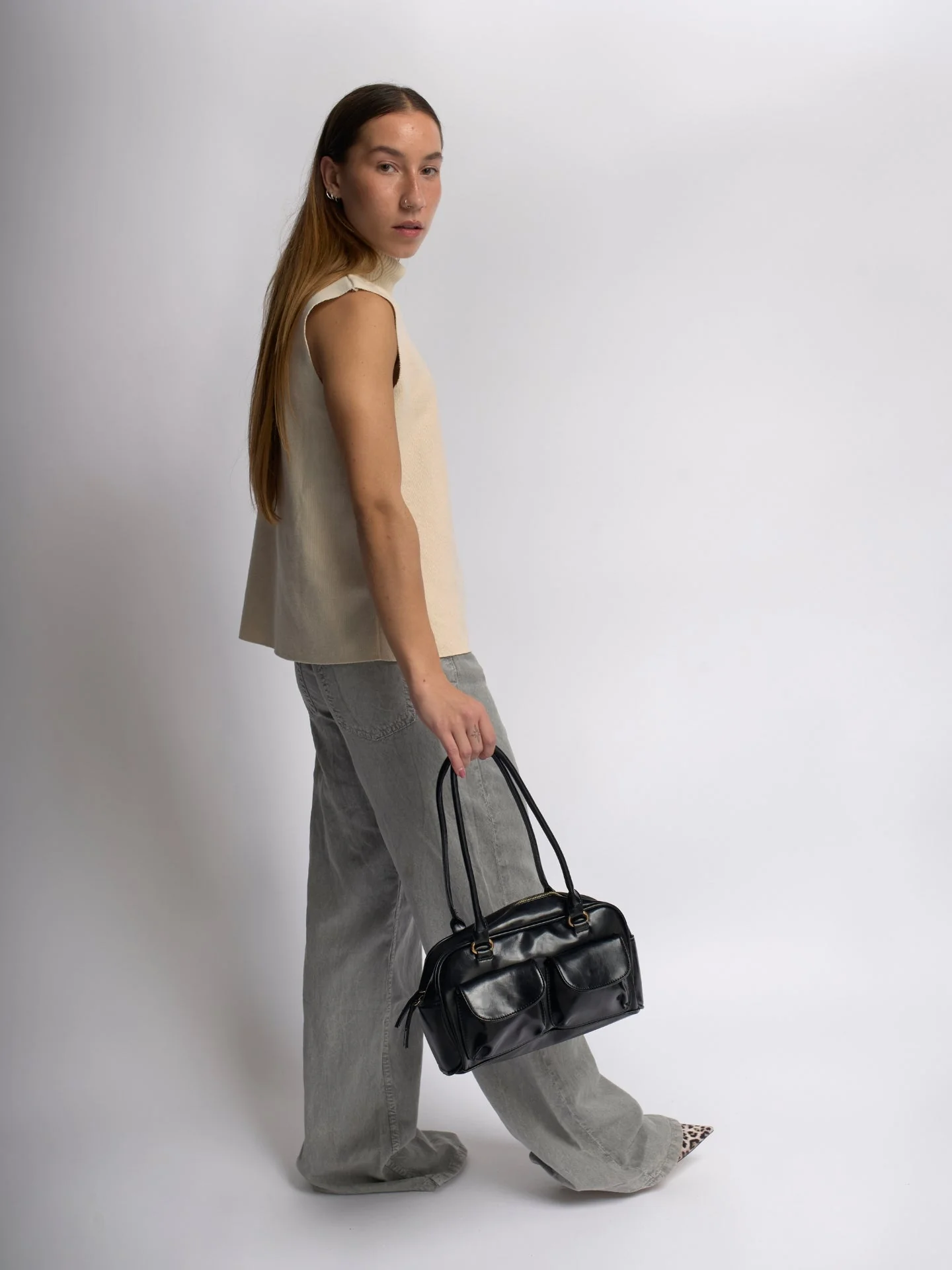 Sleek Leather Tote - Image 7