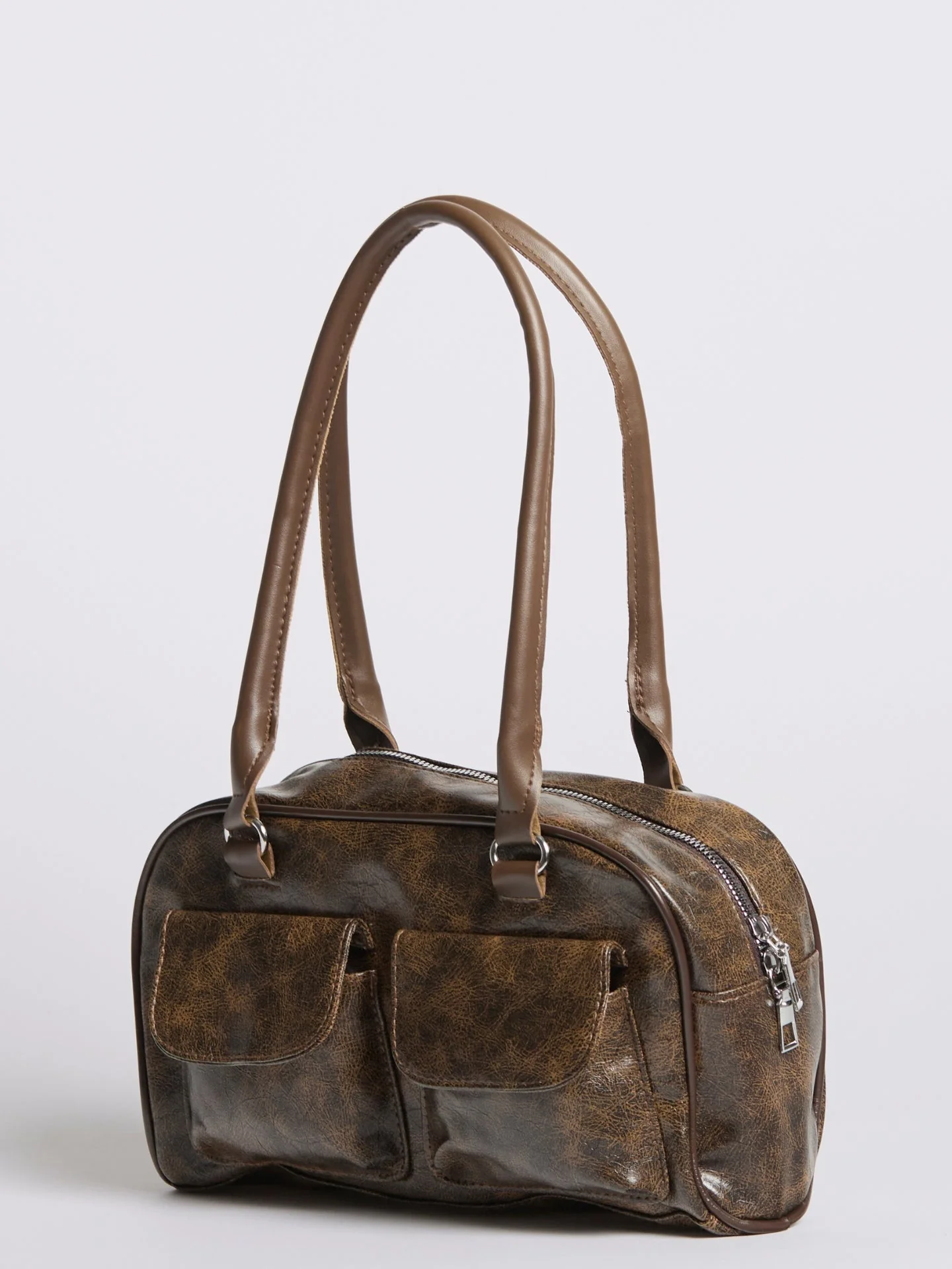 Urban Sleek Distressed Leather Shoulder Bag - Image 4