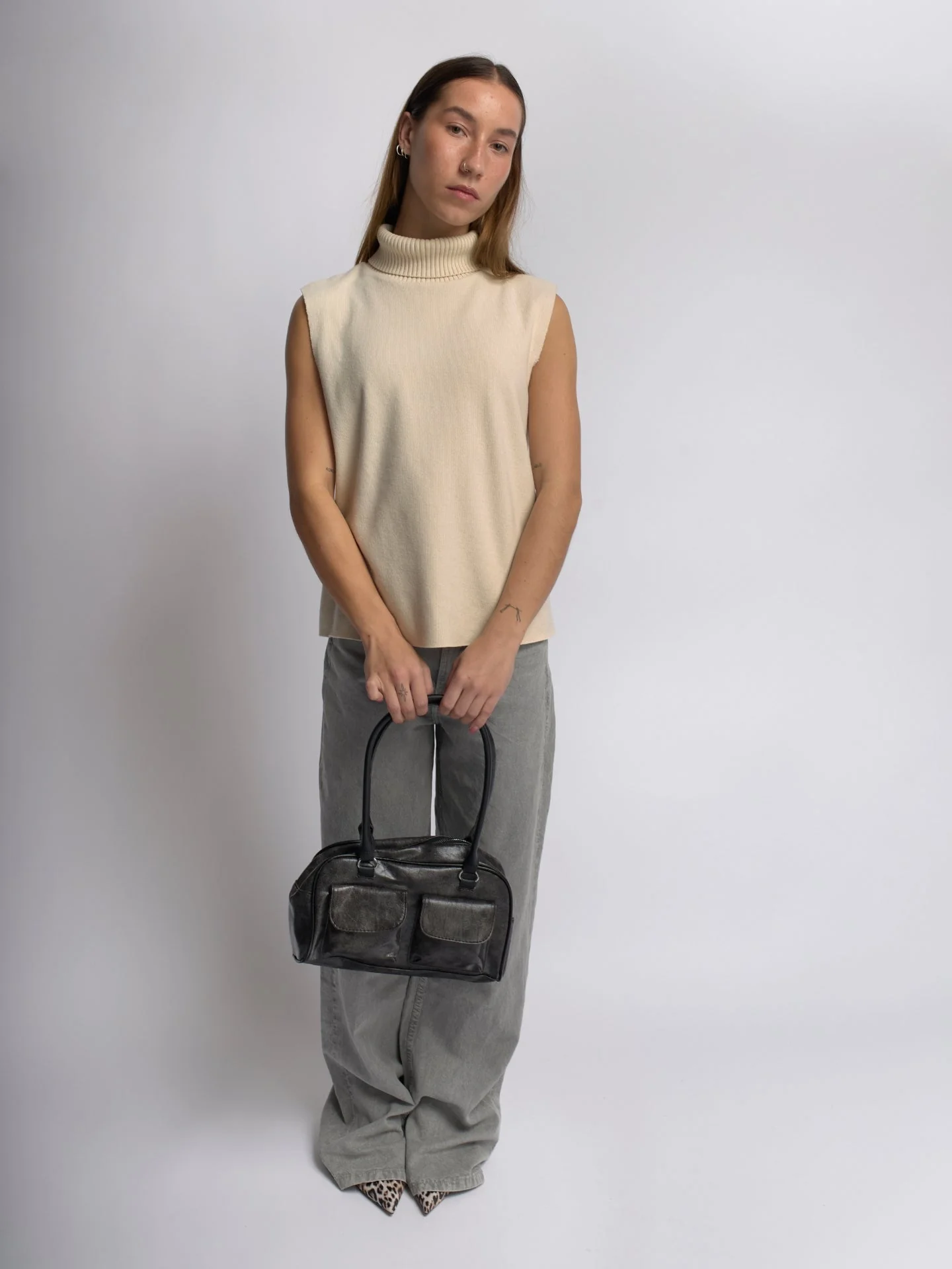 Urban Sleek Distressed Leather Shoulder Bag - Image 6
