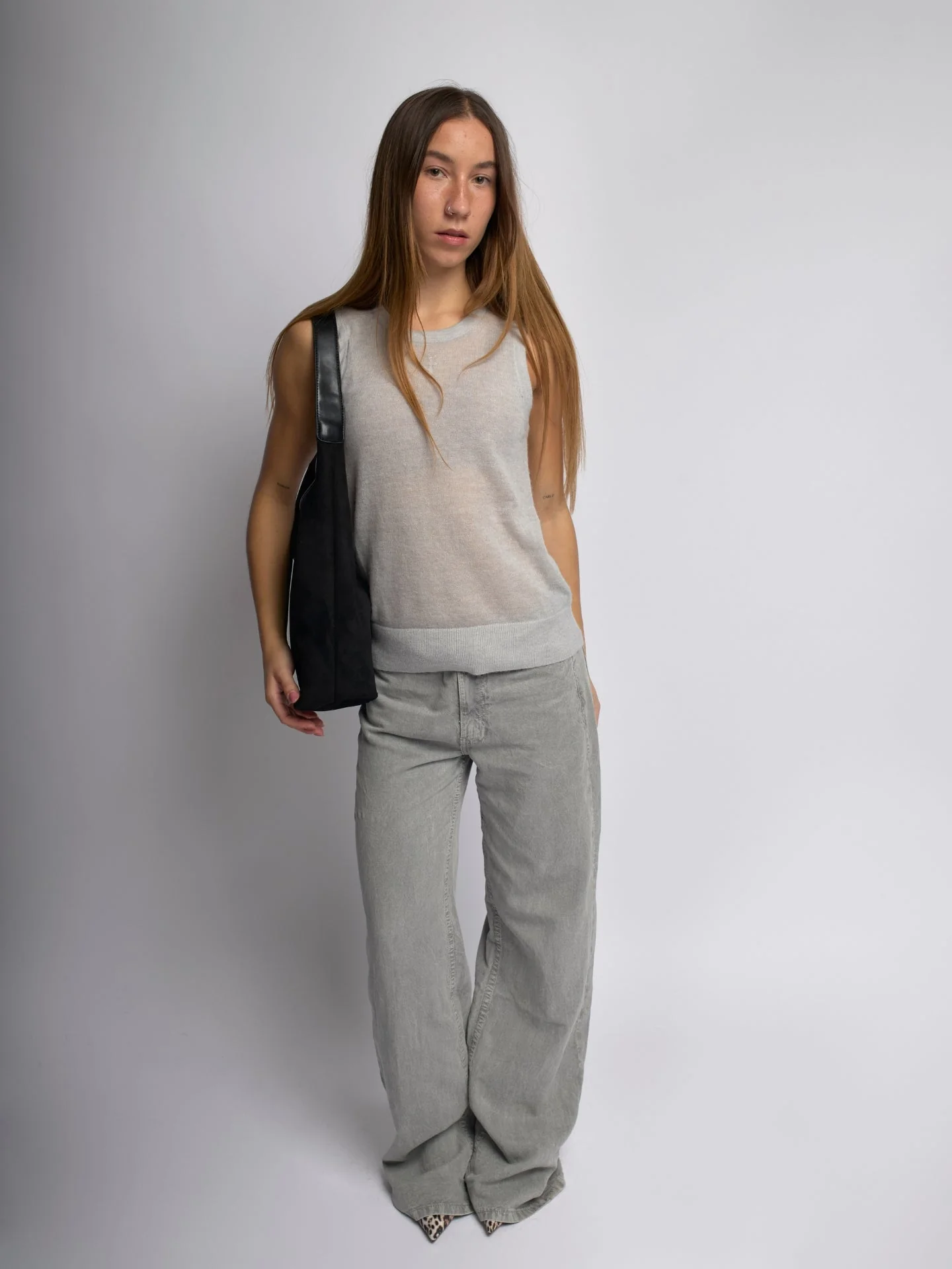 Elegant Vegan Leather Half-Moon Tote - Image 4