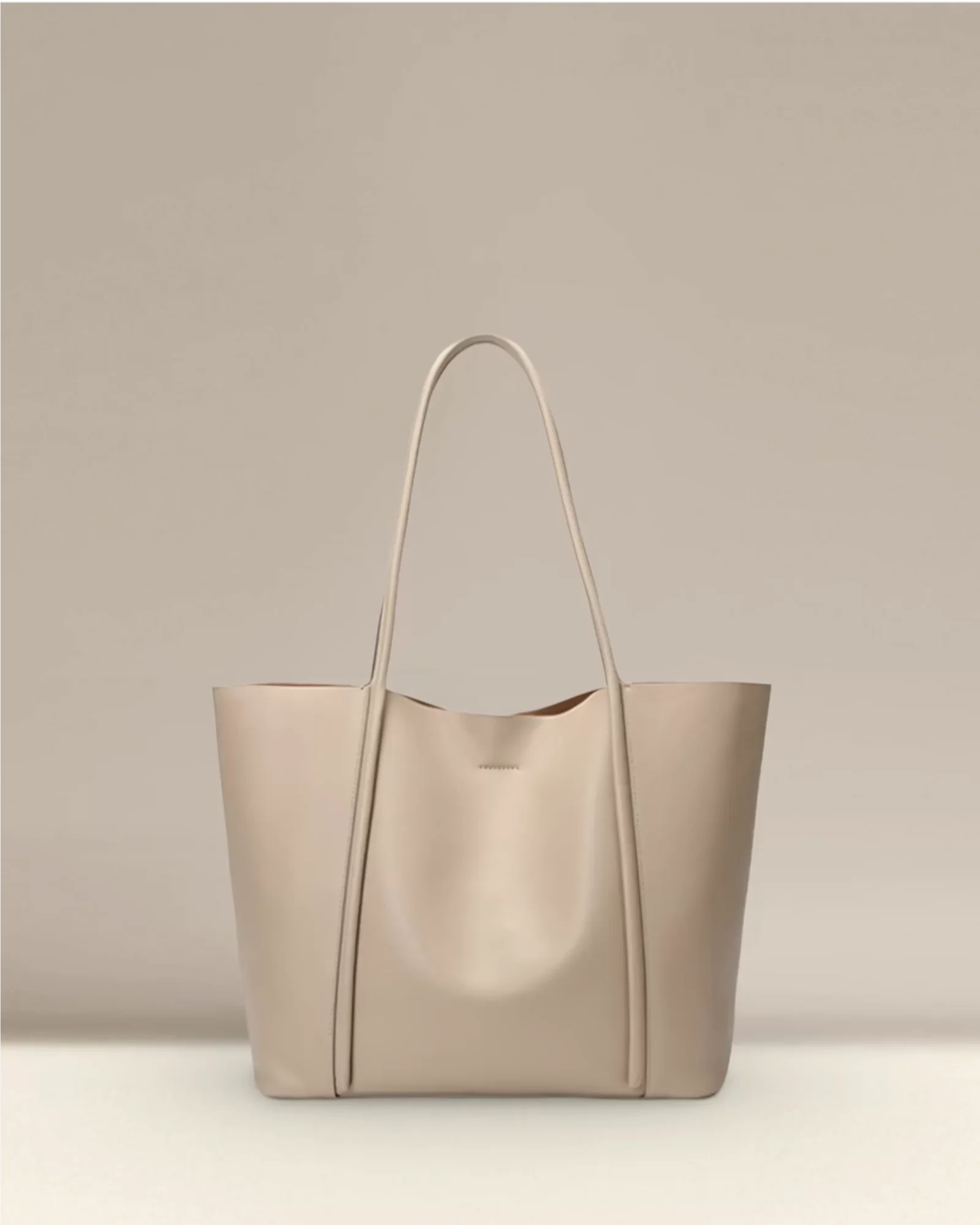 Urban Chic Leather Laptop Tote - Image 3
