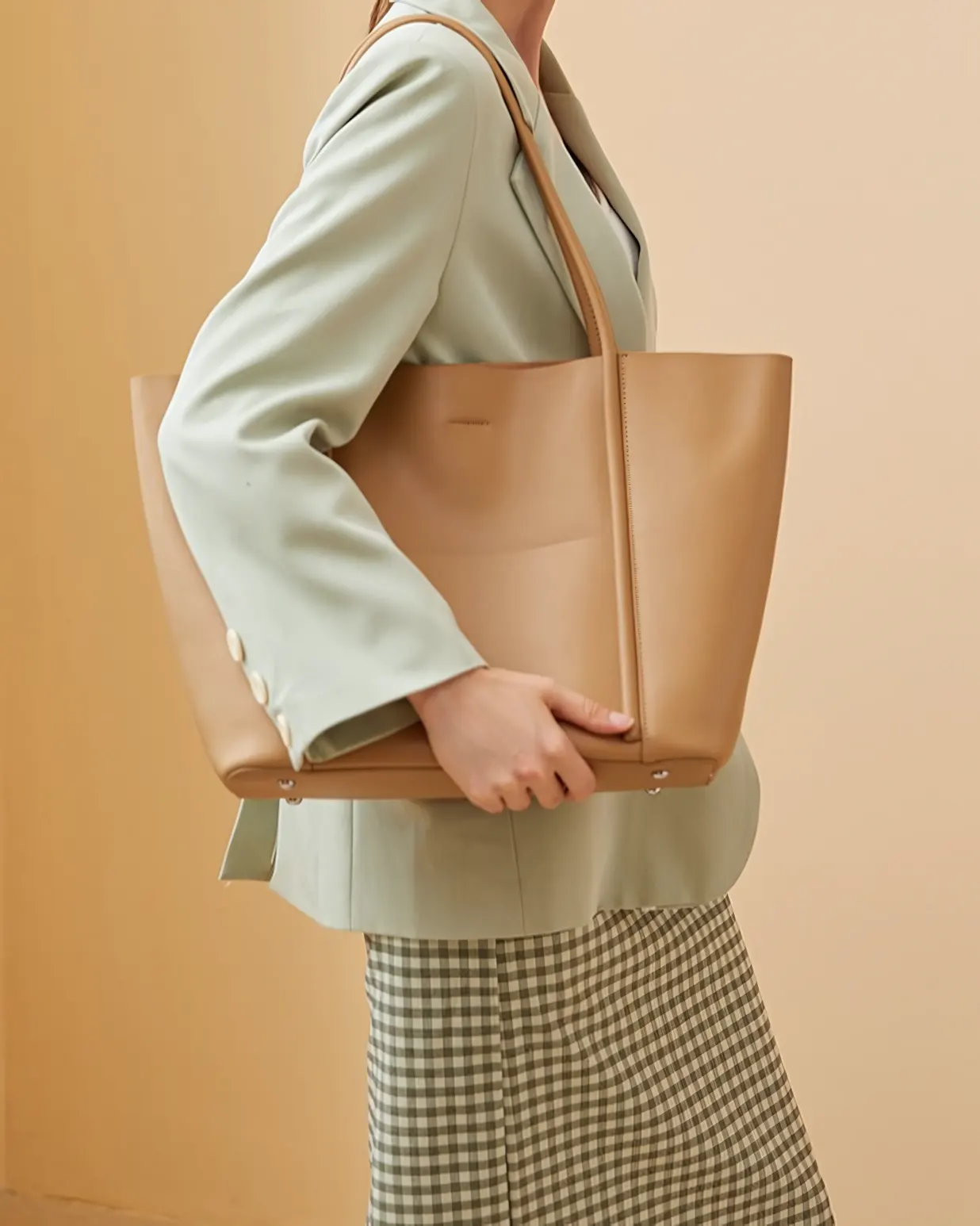 Urban Chic Leather Laptop Tote - Image 9