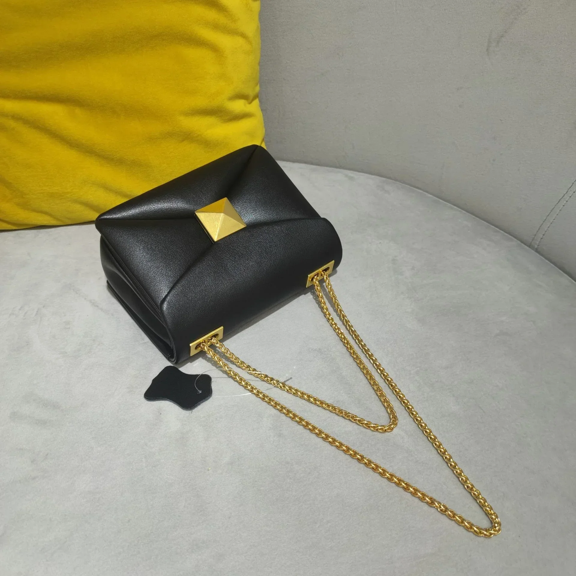 Urban Elegance Convertible Leather Crossbody Bag - Image 24