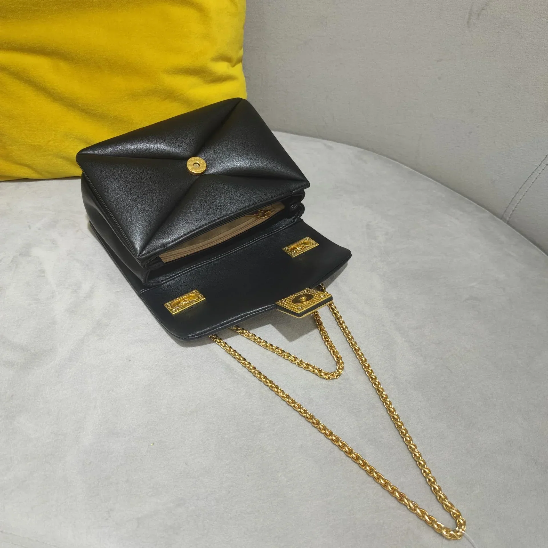 Urban Elegance Convertible Leather Crossbody Bag - Image 25