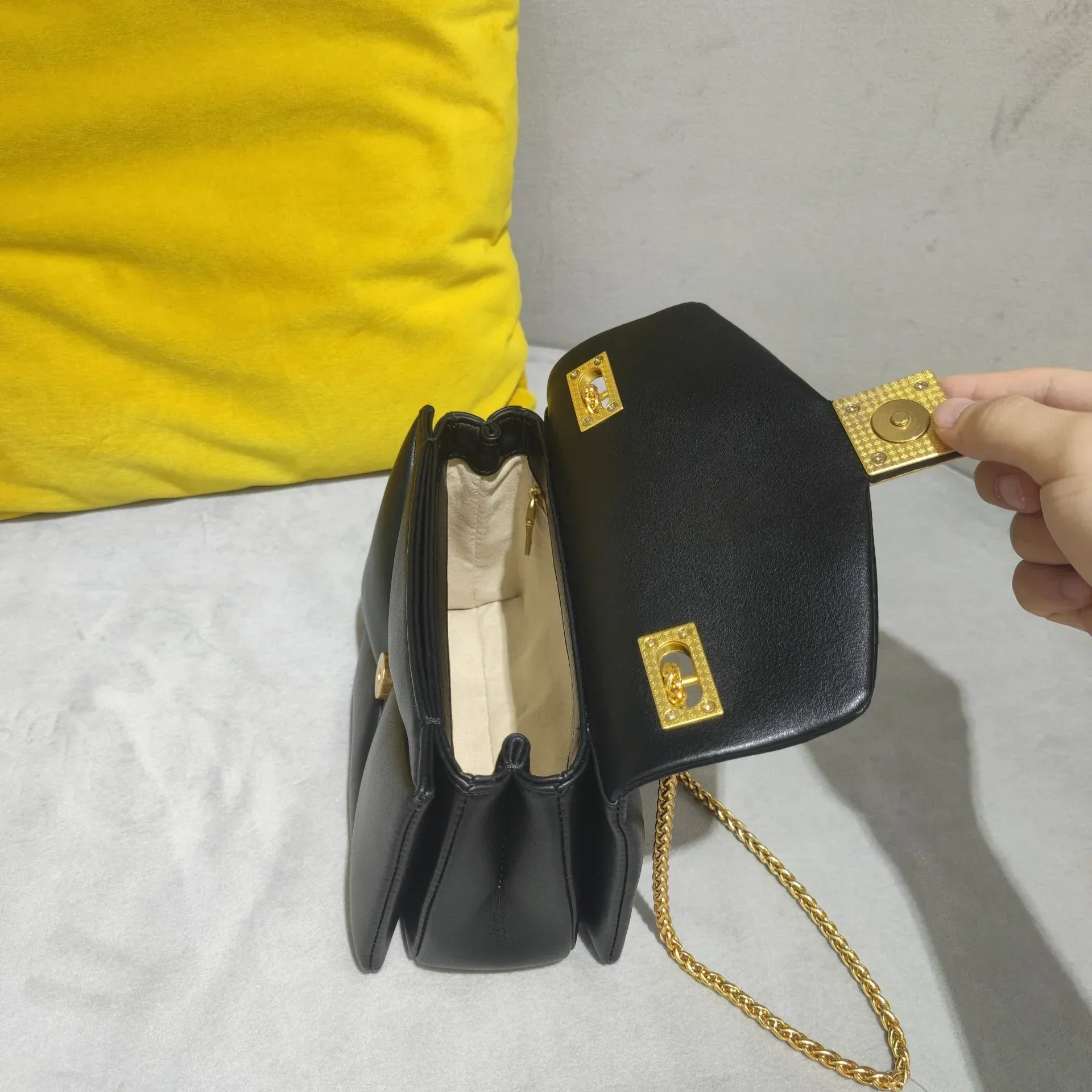 Urban Elegance Convertible Leather Crossbody Bag - Image 26