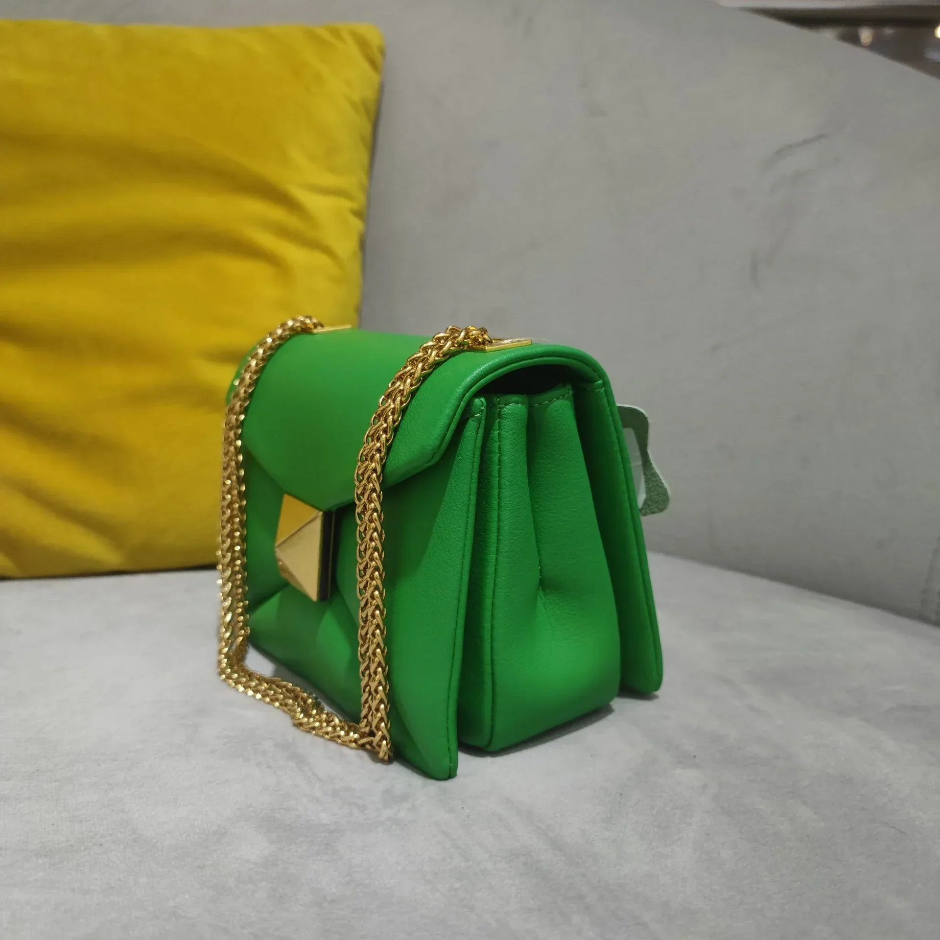 Urban Elegance Convertible Leather Crossbody Bag - Image 31