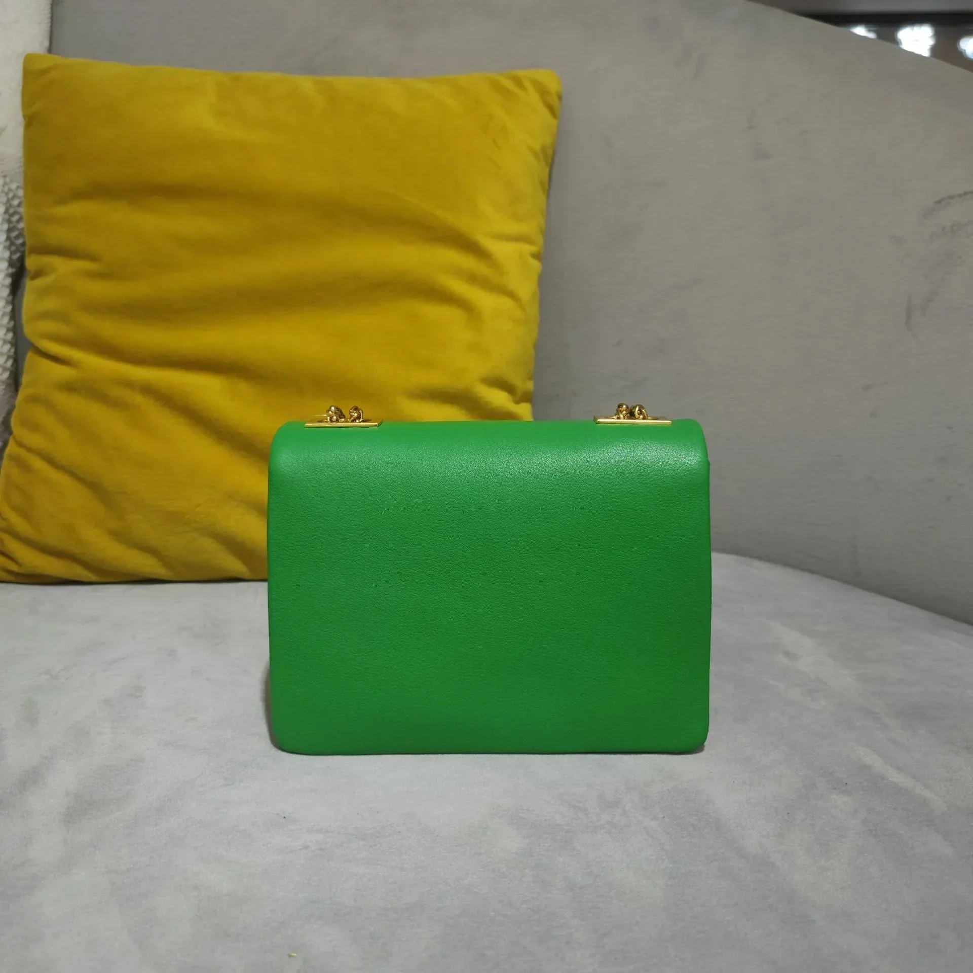 Urban Elegance Convertible Leather Crossbody Bag - Image 32