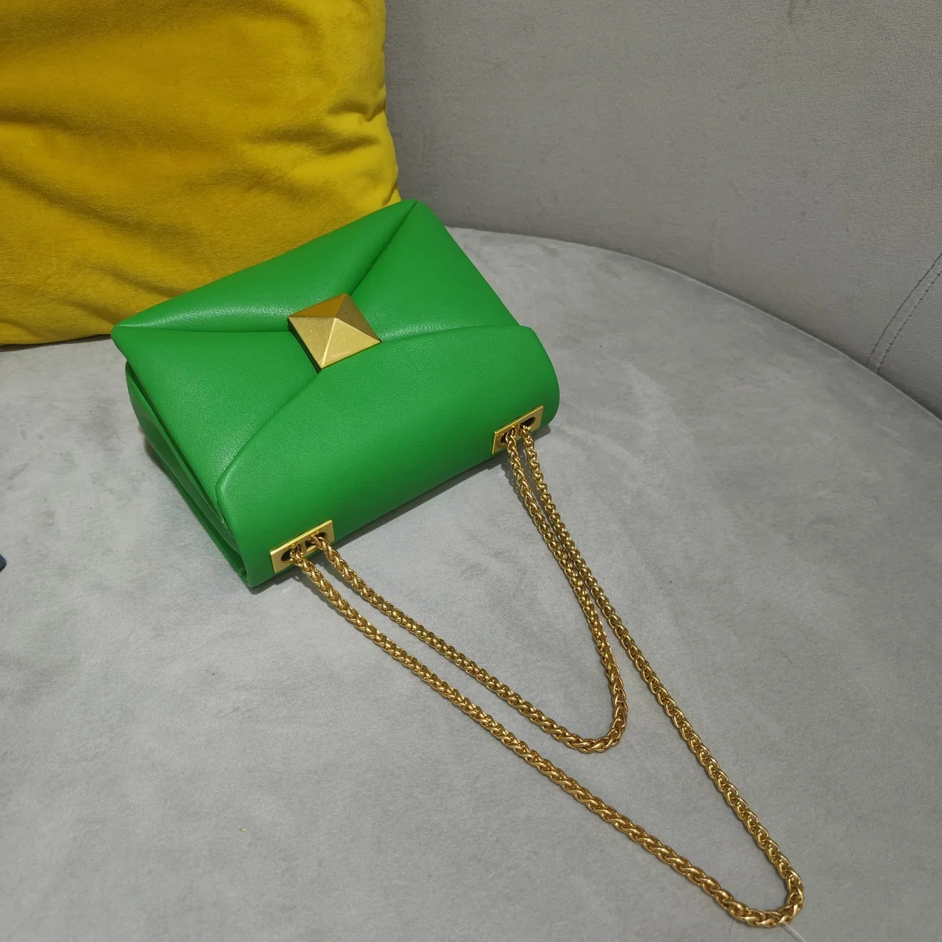 Urban Elegance Convertible Leather Crossbody Bag - Image 36