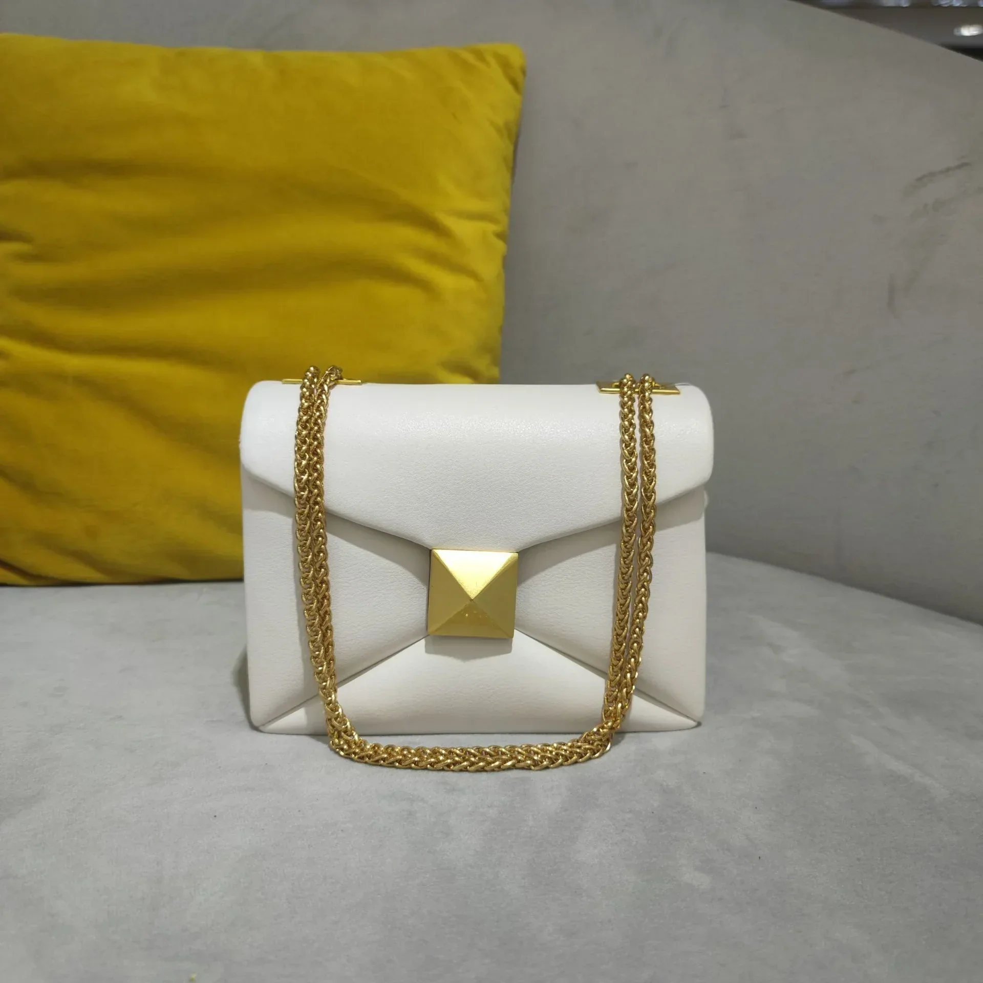 Urban Elegance Convertible Leather Crossbody Bag - Image 37