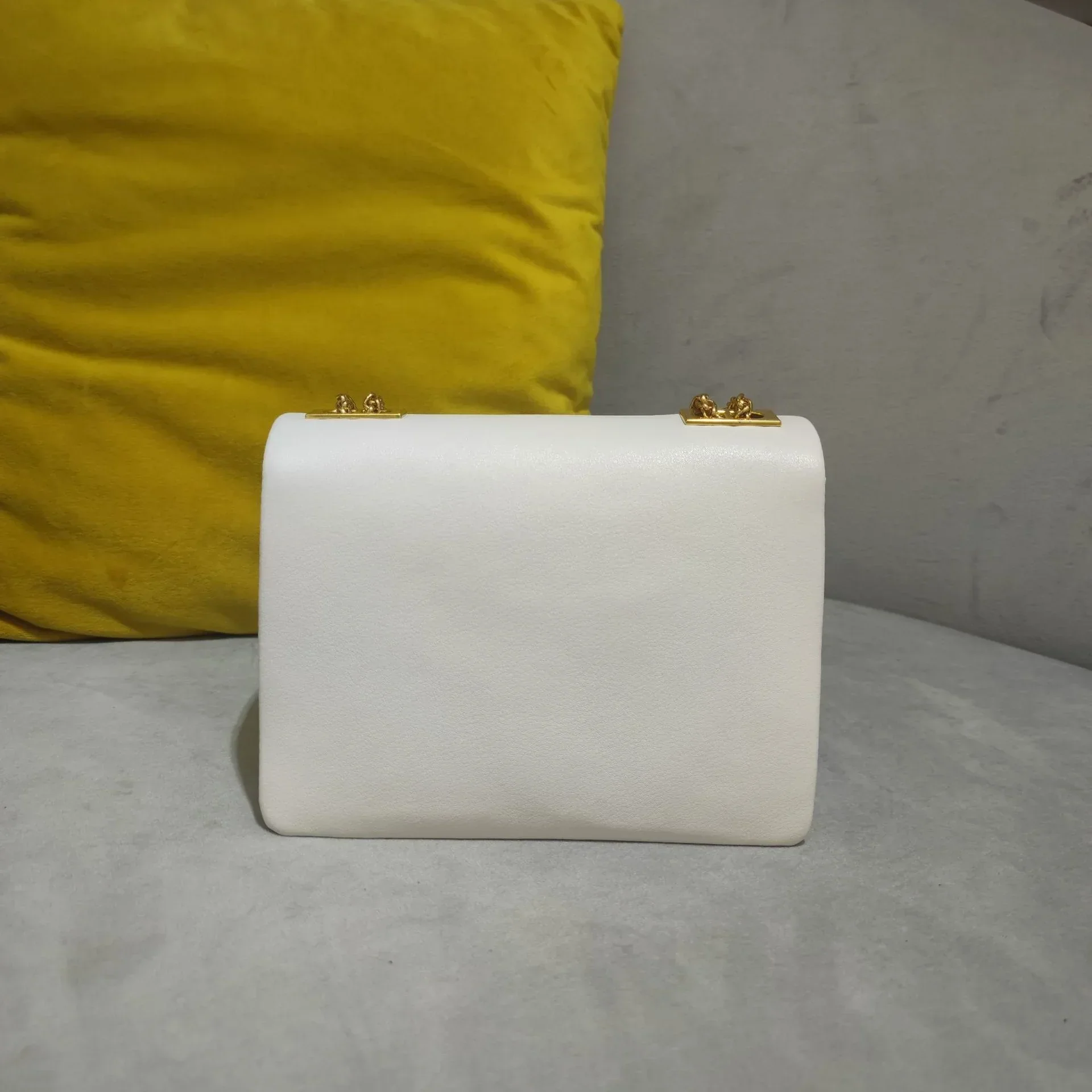 Urban Elegance Convertible Leather Crossbody Bag - Image 41
