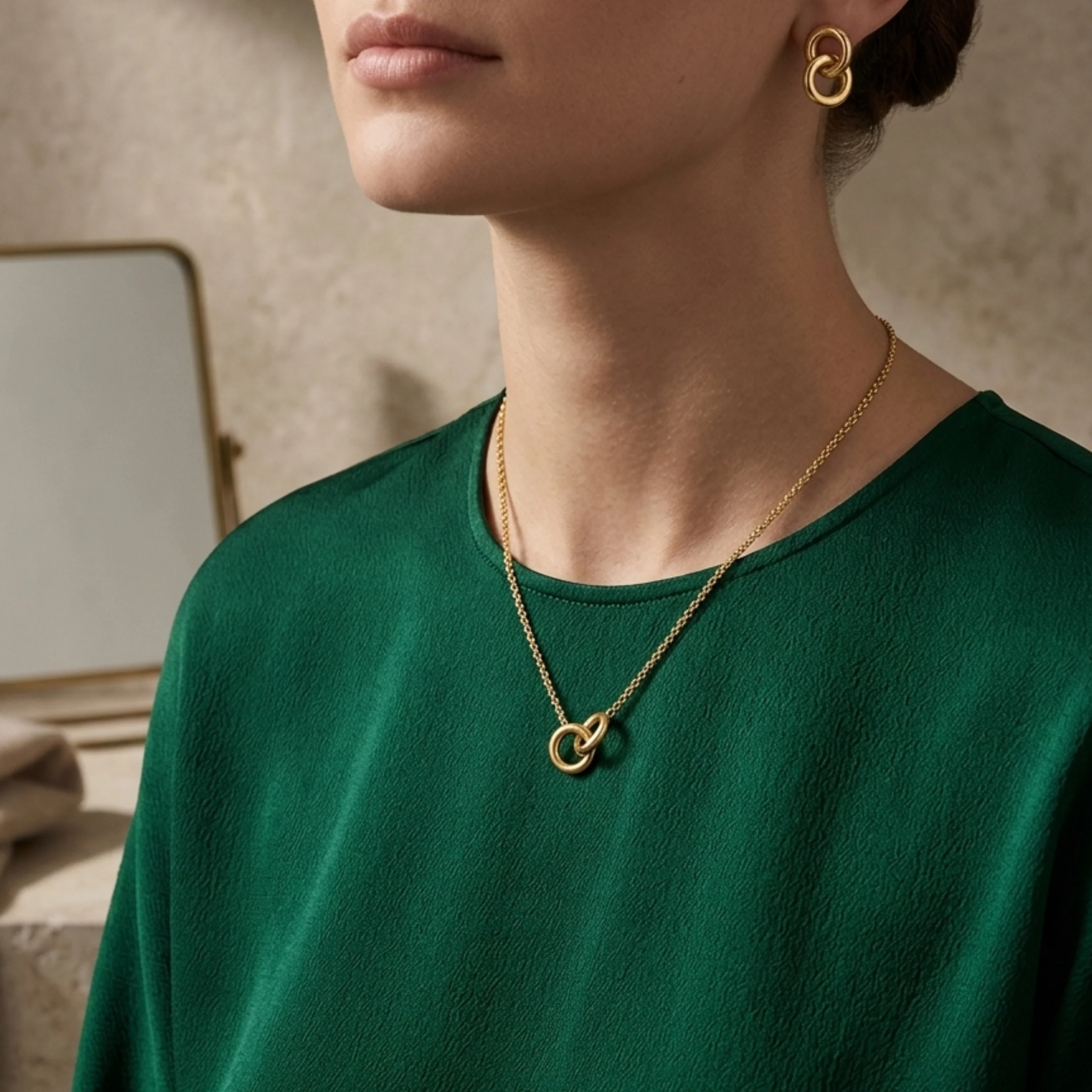 Veloure InterLock Gold Chain Necklace - Image 5