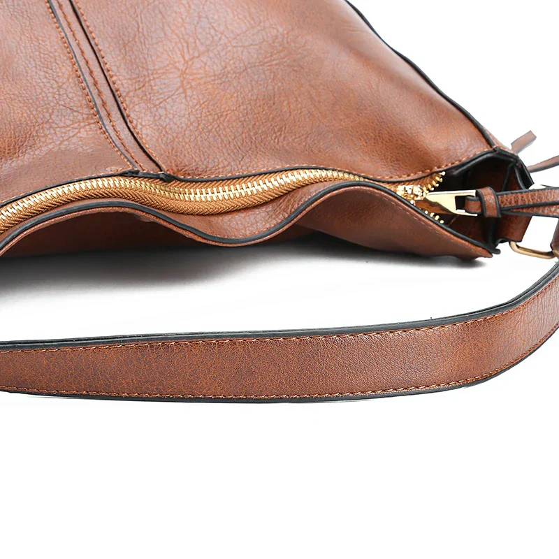Vivara Vintage Duo Shoulder Bag - Image 12