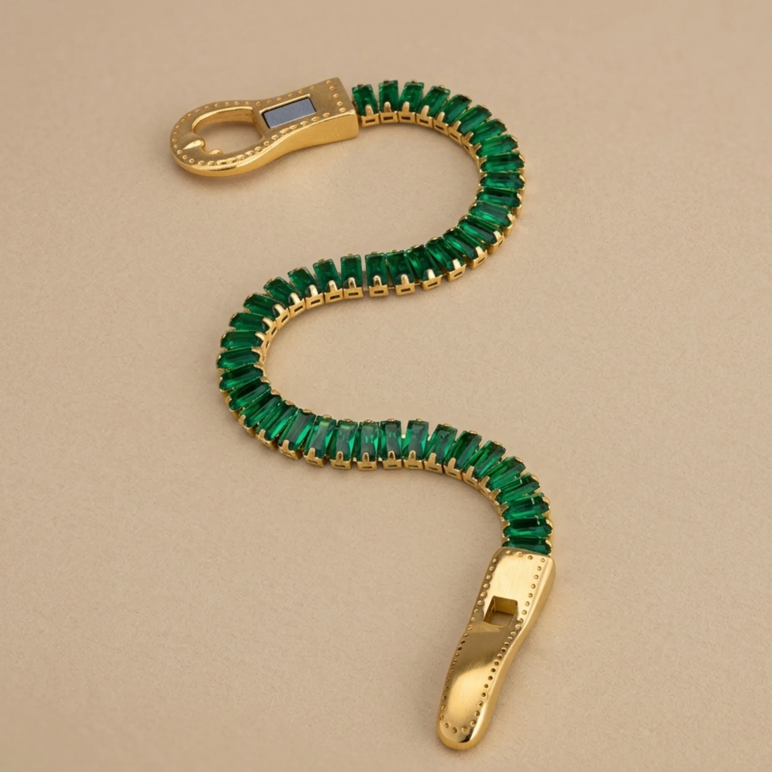 Zephyra Baguette Emerald Bracelet - Image 2