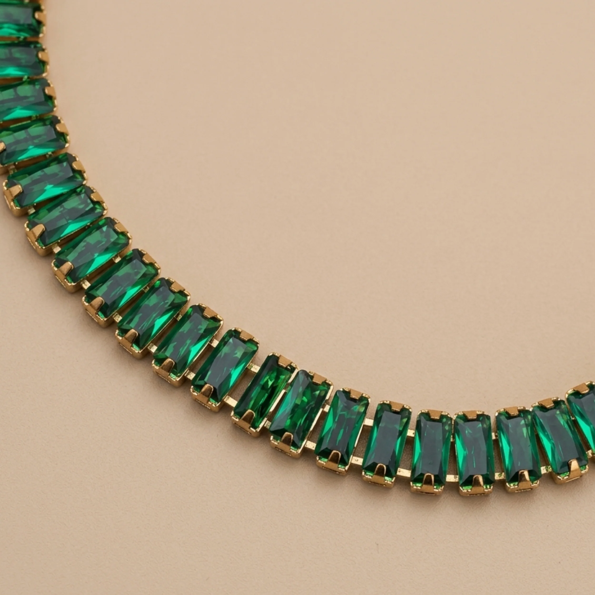 Zephyra Baguette Emerald Bracelet - Image 6
